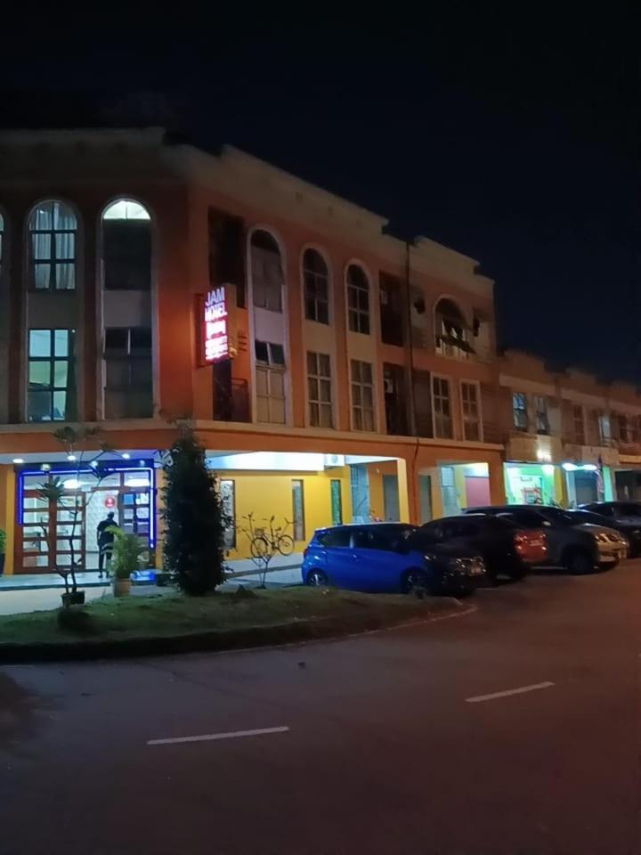 Jam Hotel Kota Warisan Sepang @ Erl Salak Tinggi, Klia 1-2 & F1 외부 사진