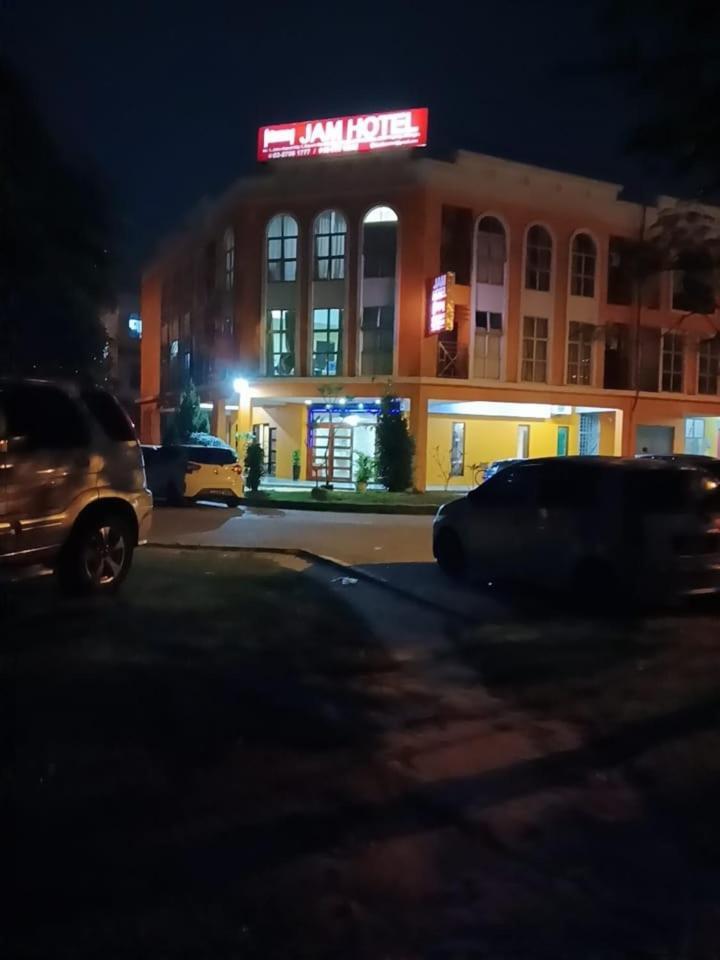 Jam Hotel Kota Warisan Sepang @ Erl Salak Tinggi, Klia 1-2 & F1 외부 사진